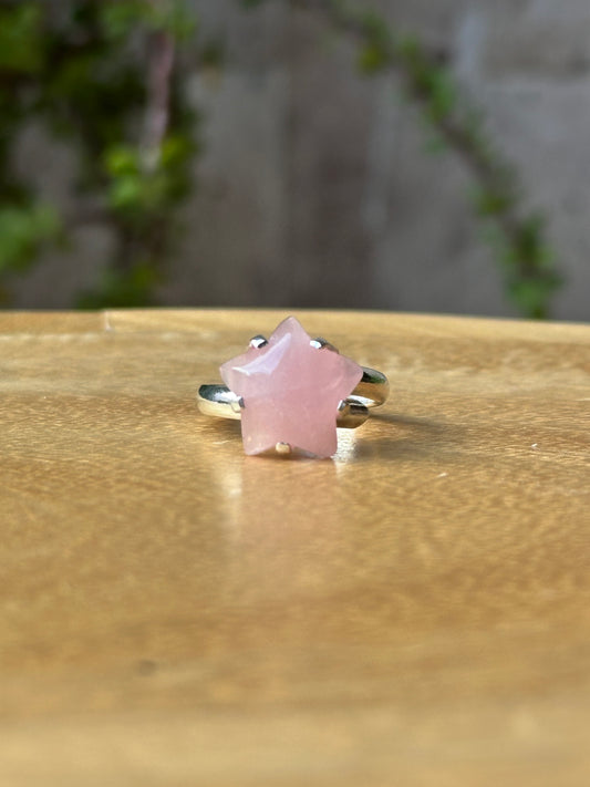 Anillo ajustable de Cuarzo rosa estrella