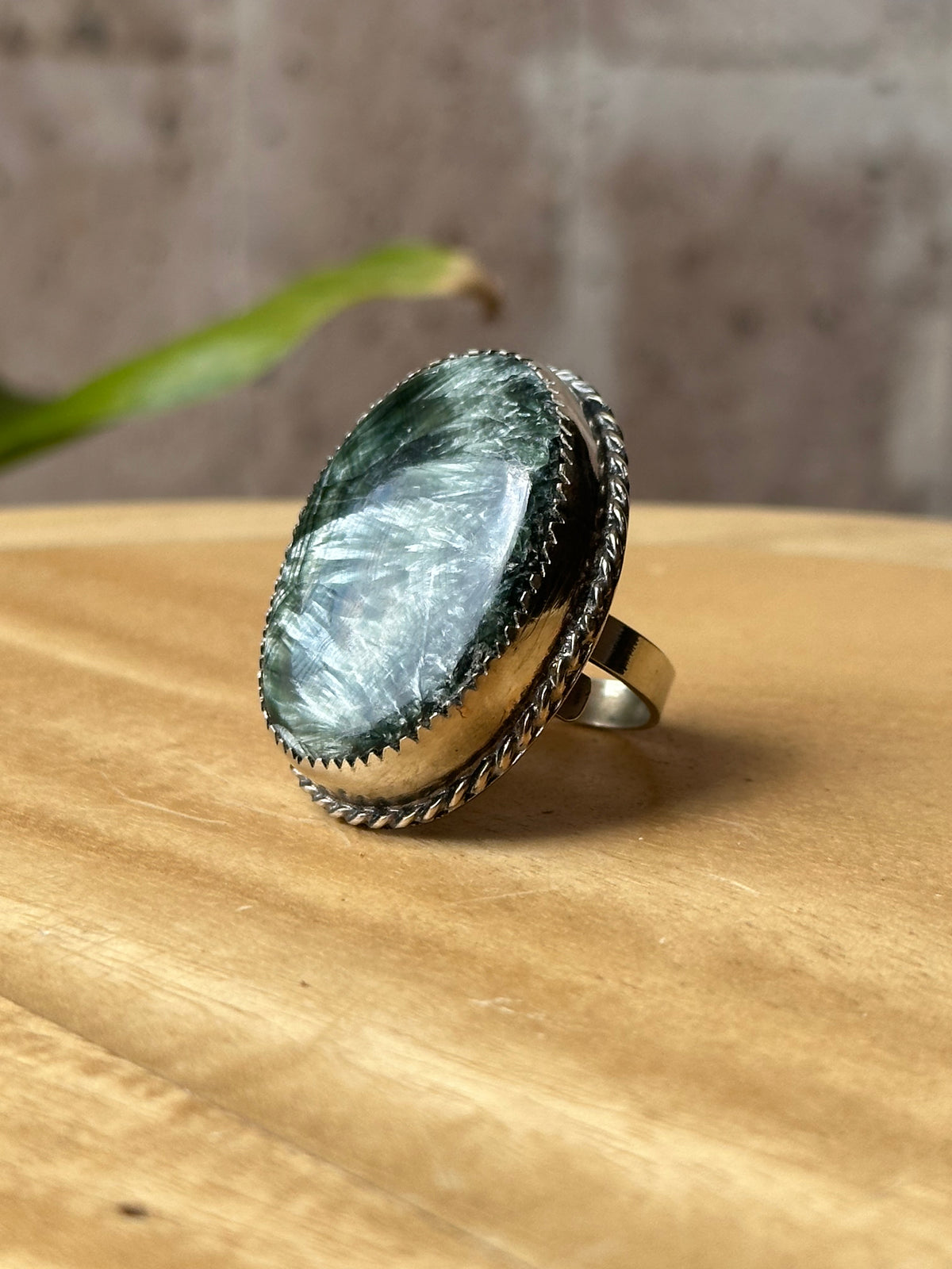 Anillo ajustable de Serafinita