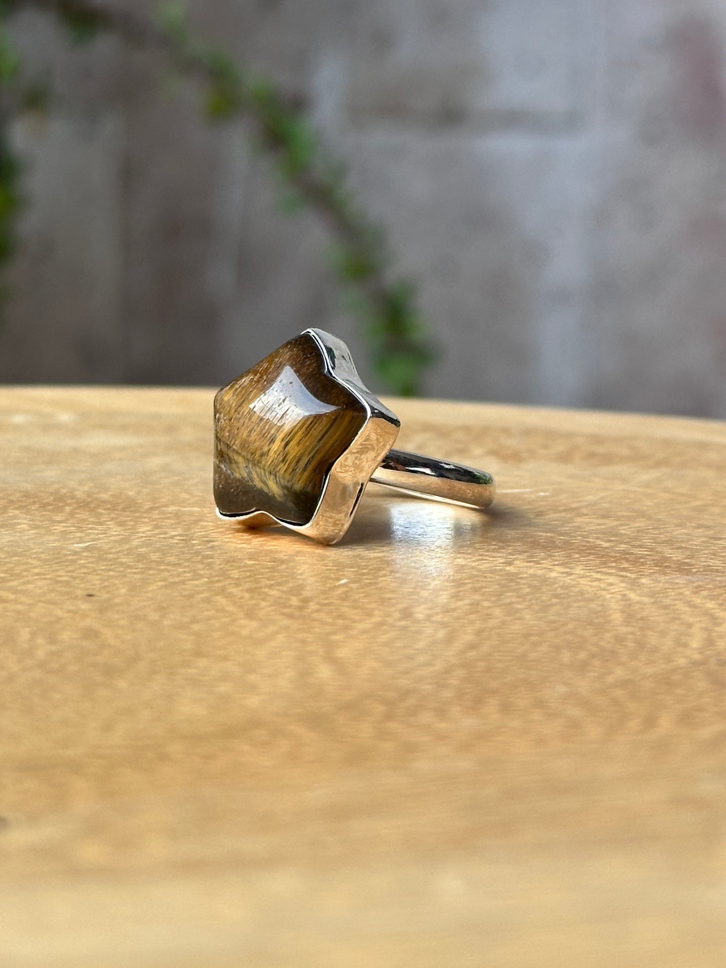 Anillo ajustable de Ojo de Tigre estrella