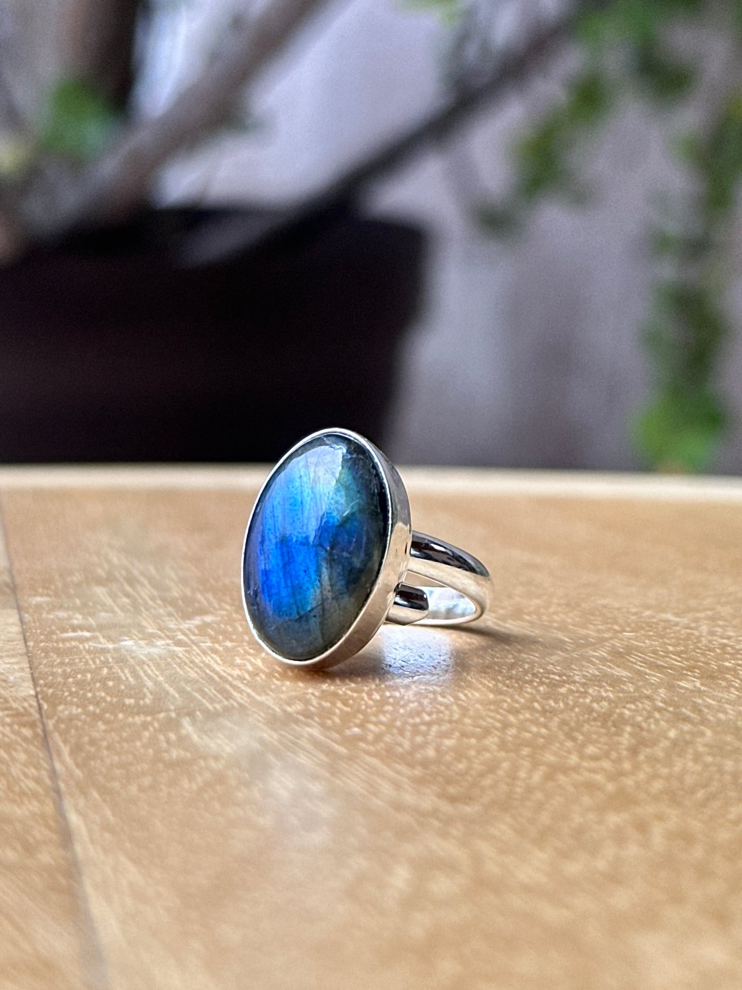 Anillo ajustable de Labradorita flash arcoíris