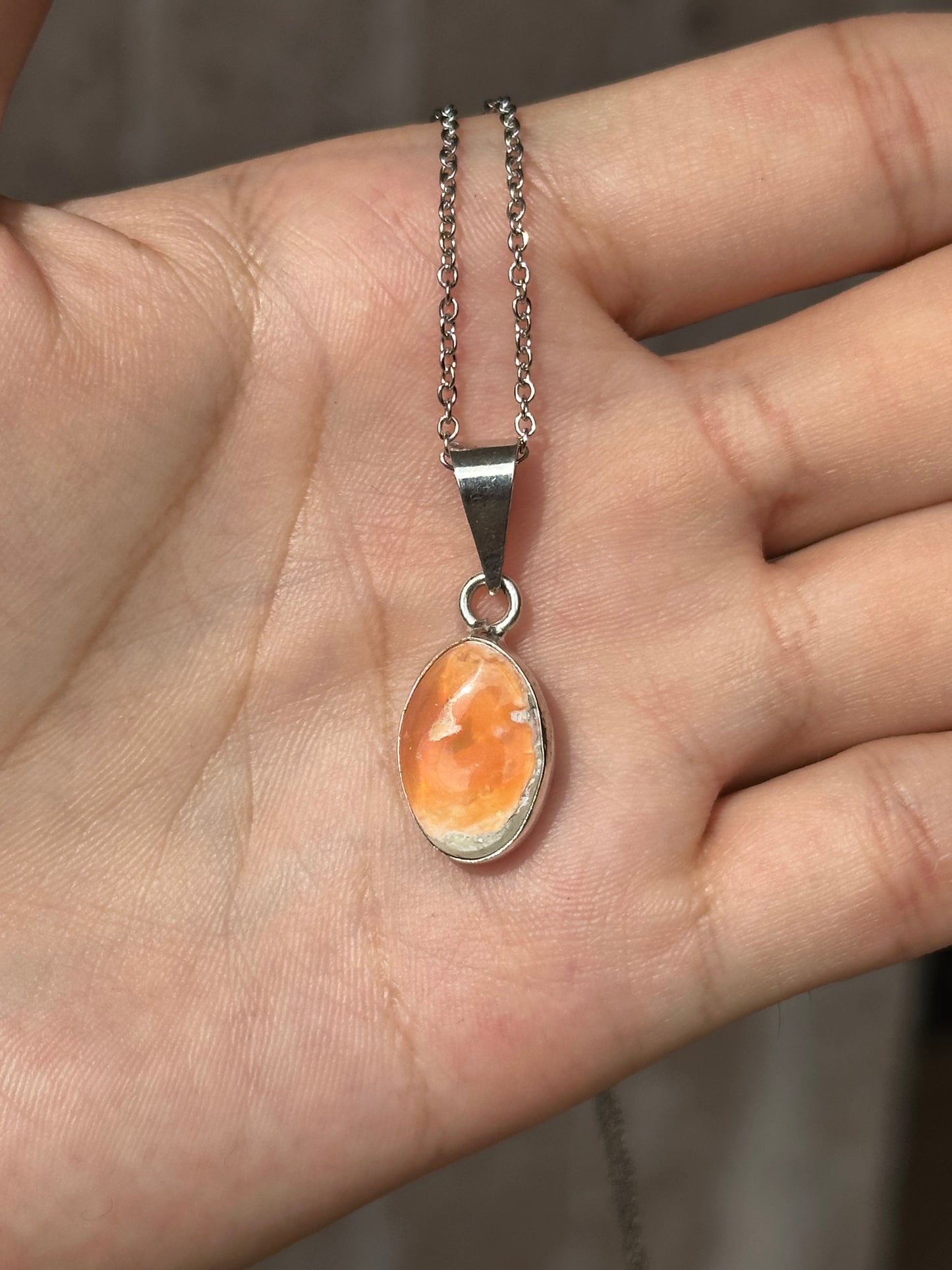 Dije de Ópalo con Cadena de Acero Inoxidable