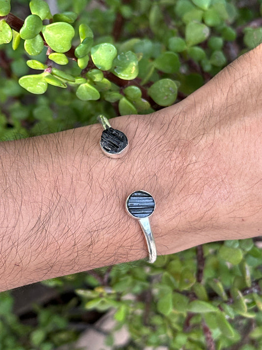 Brazalete de Turmalina en Alpaca Platinada