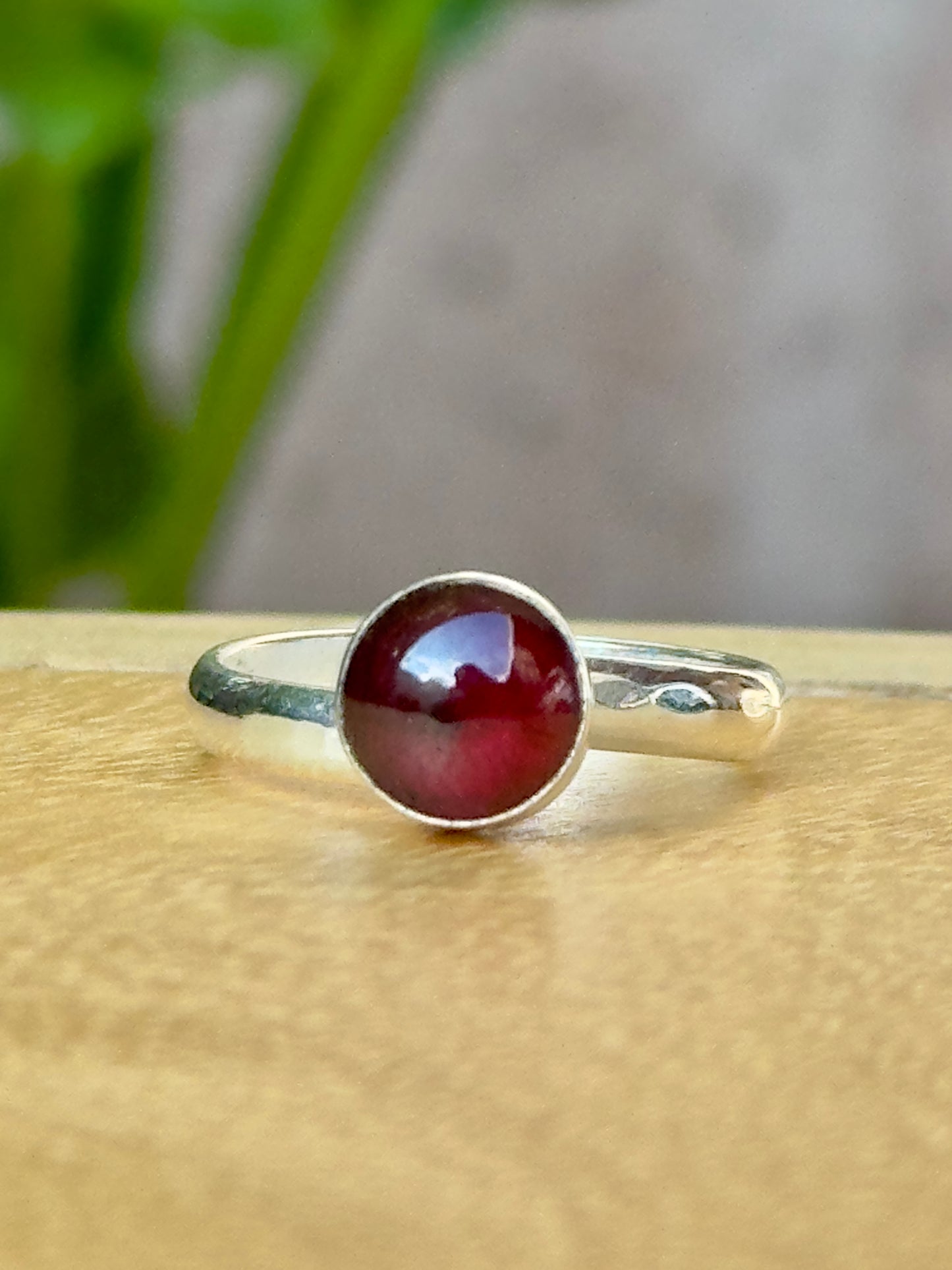 Anillo ajustable de Granate Rojo