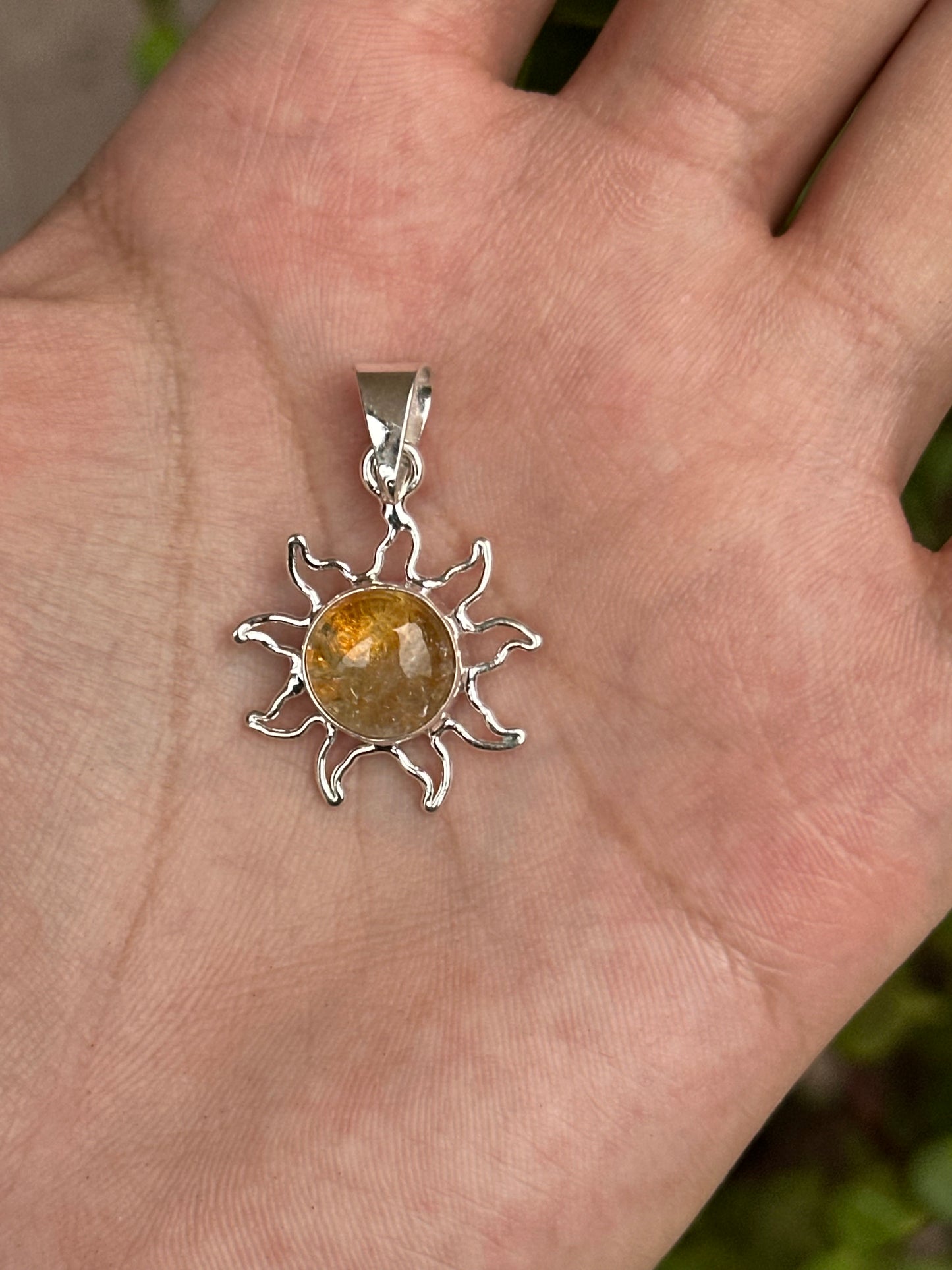 Cadena con Dije Sol de citrino