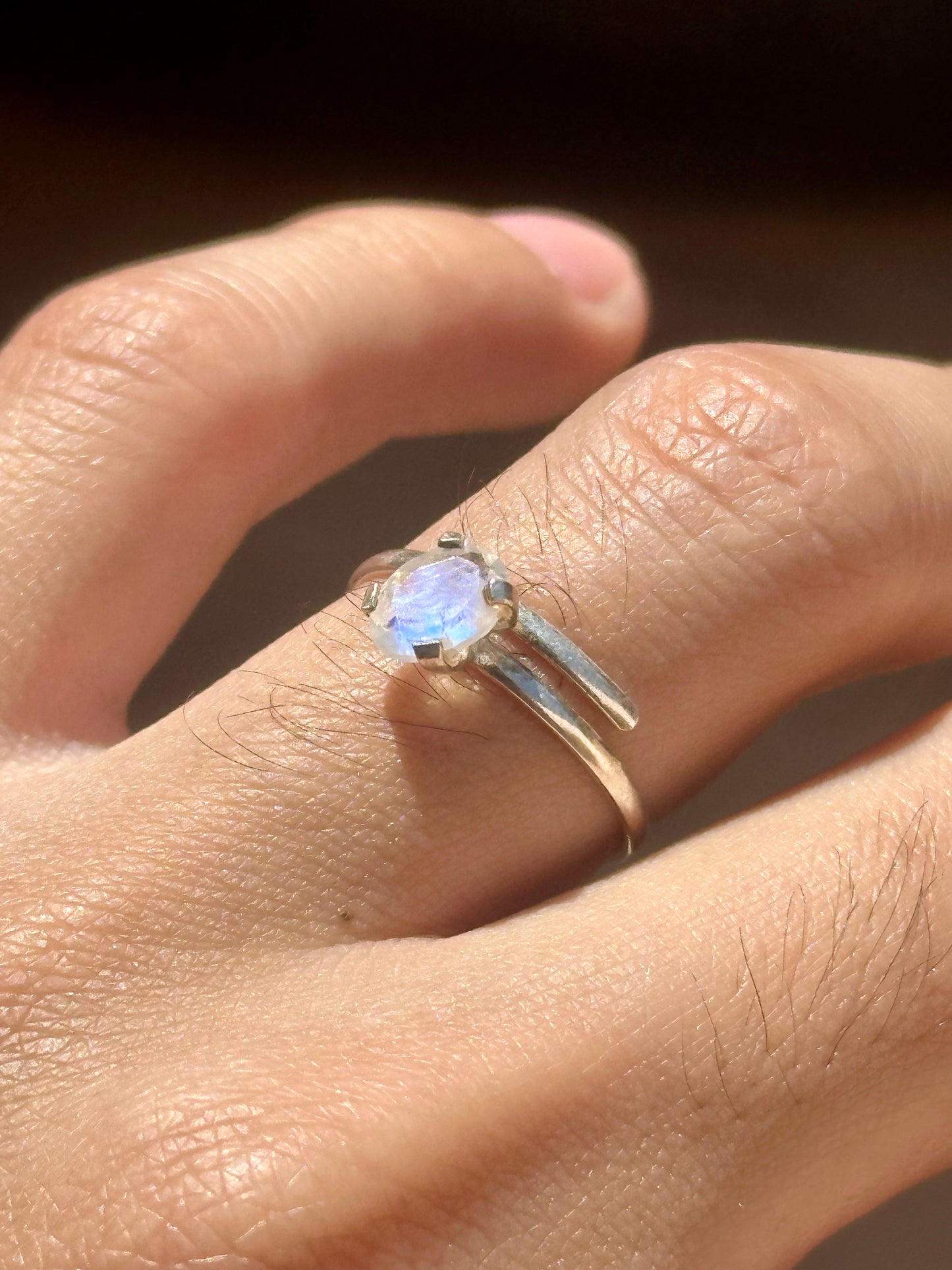 Anillo Ajustable de Piedra Luna