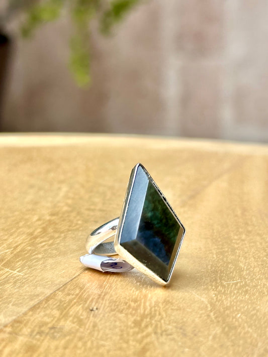 Anillo ajustable de obsidiana arcoíris rombo