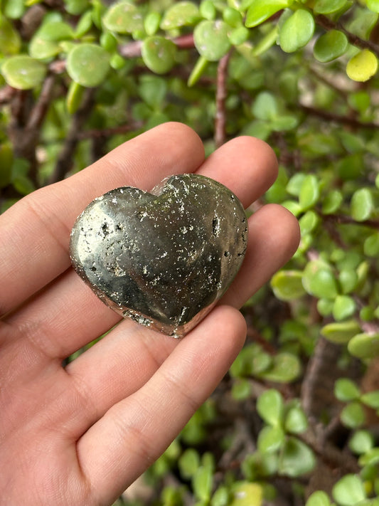 Pirita Tallada en Forma de Corazón