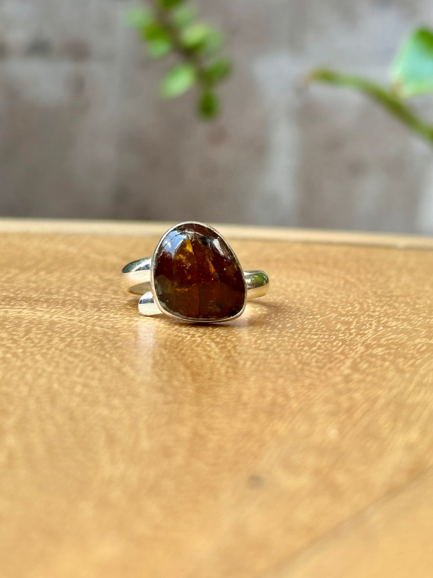 Anillo ajustable de ámbar