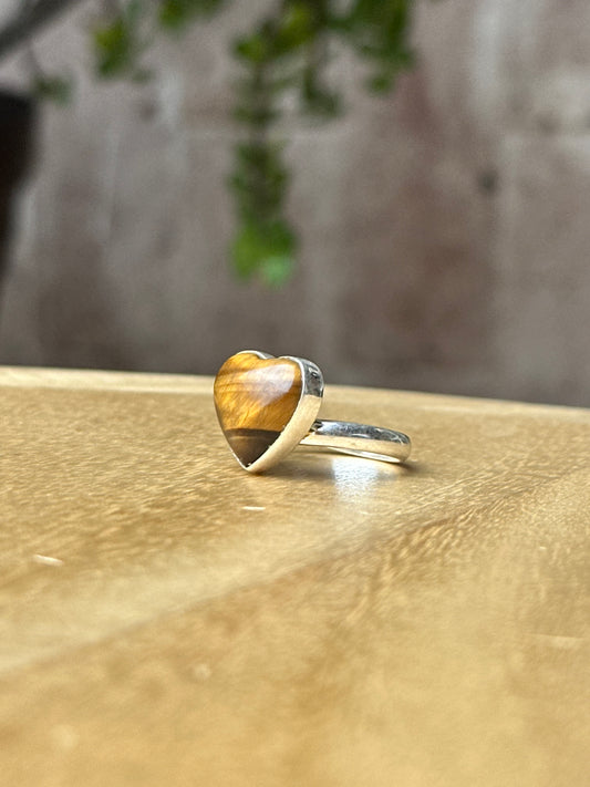 Anillo ajustable de Ojo de Tigre corazón