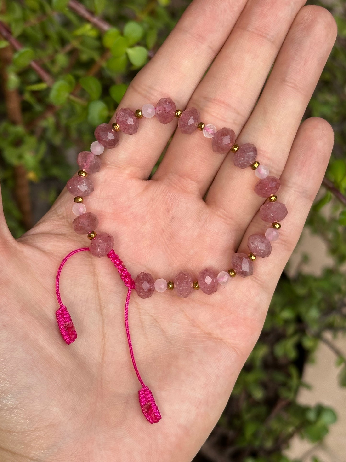Pulsera Ajustable de Cuarzo Fresa, Hematita y Cuarzo Rosa