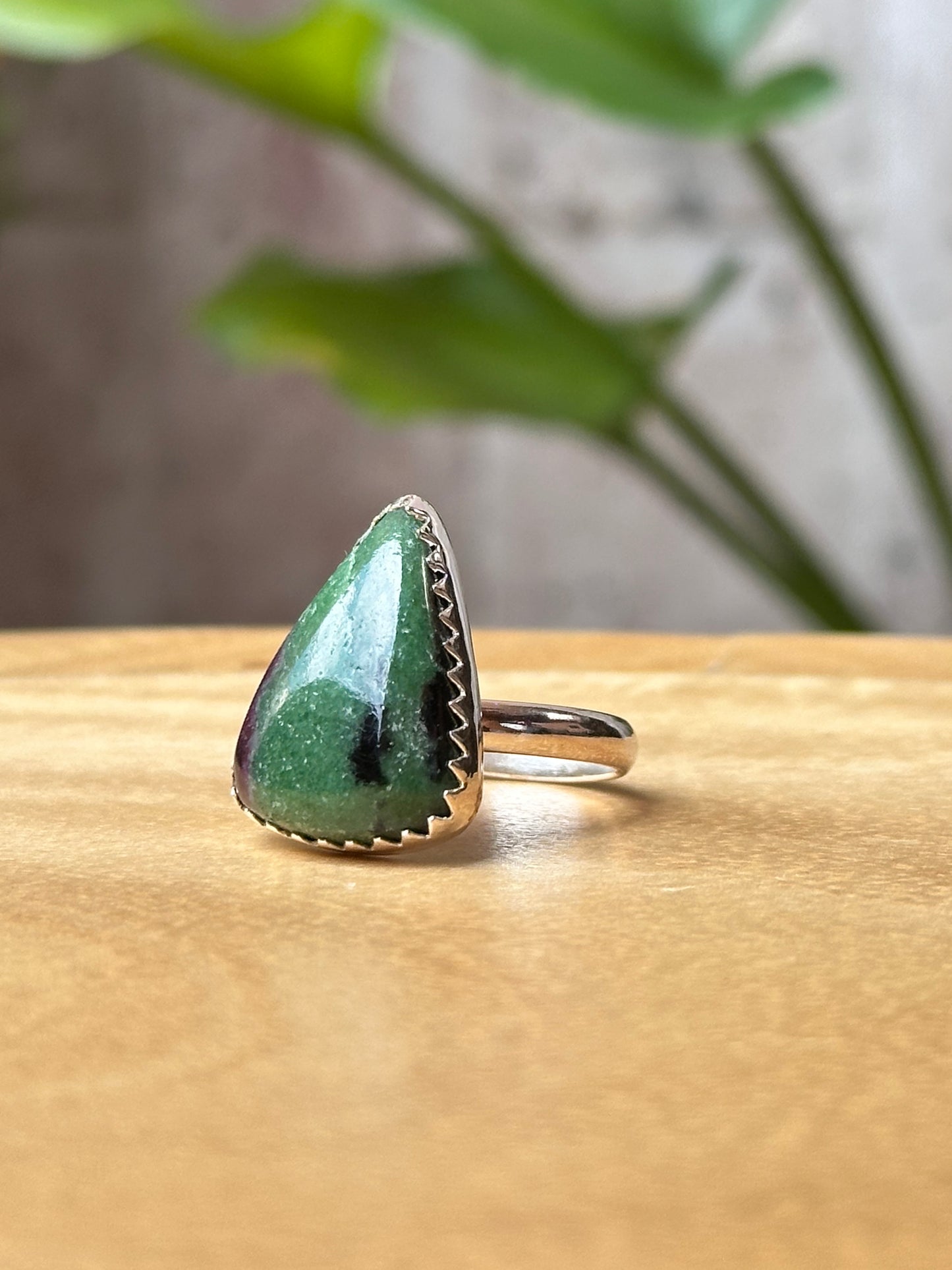 Anillo Ajustable de Ruby Zoicita