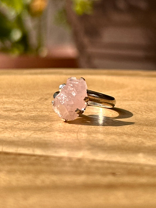 Anillo ajustable de Cuarzo rosa