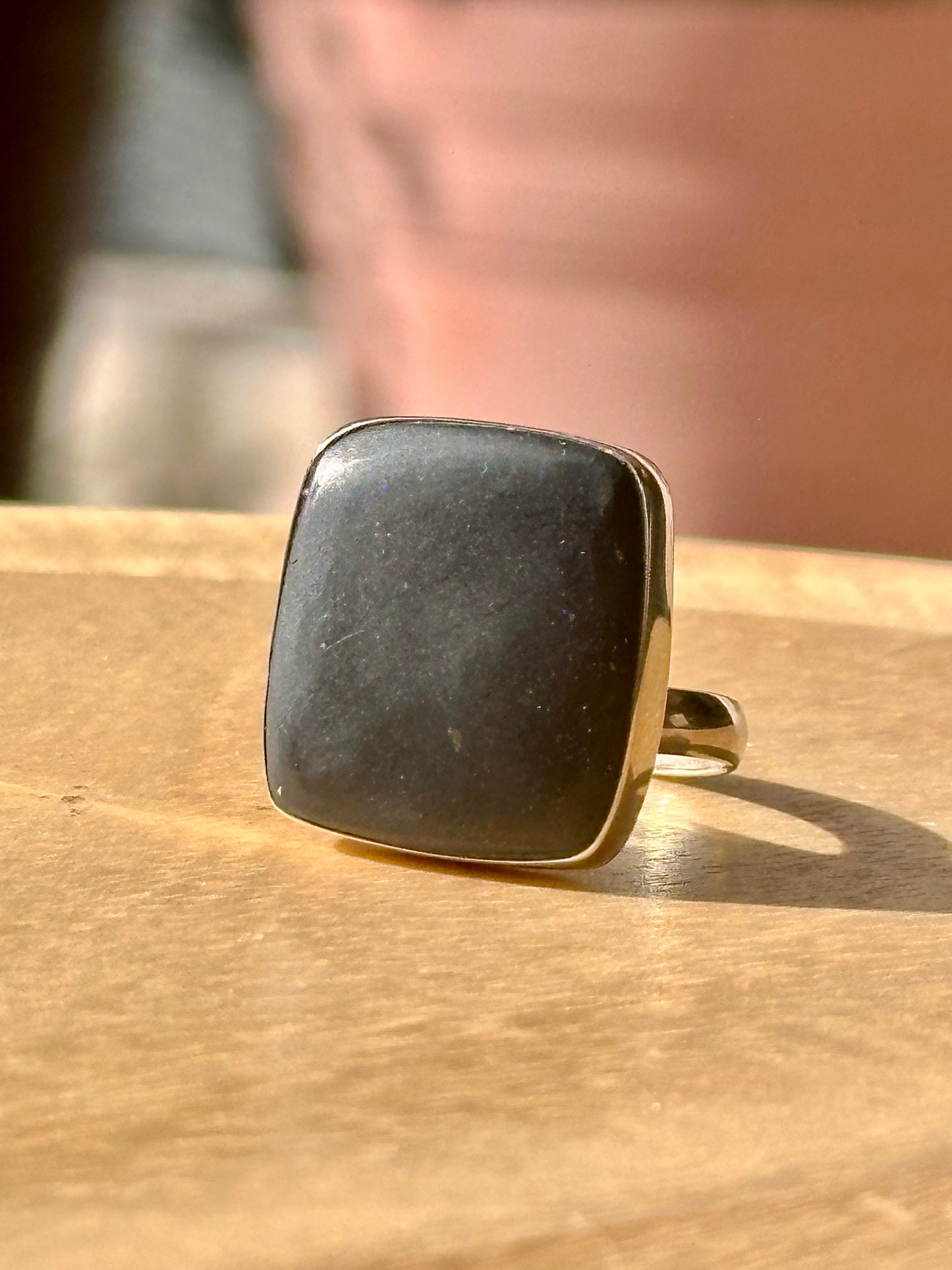 Anillo ajustable de shungita cuadrado