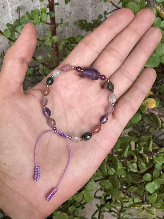 Pulsera Ajustable de Amatista, Cuarzo Rutilado y Cuarzo Fresa
