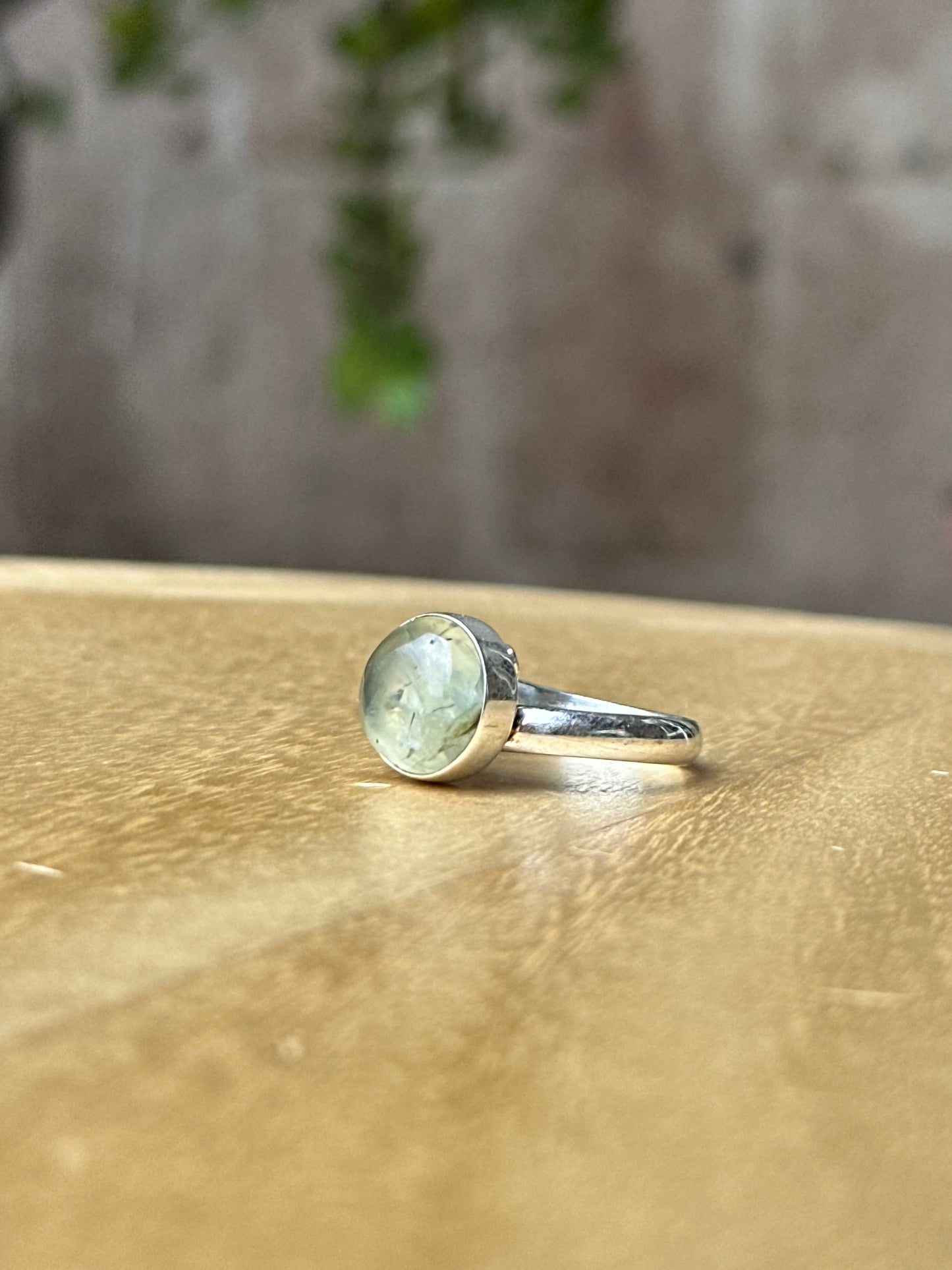 Anillo Ajustable de Prehnita
