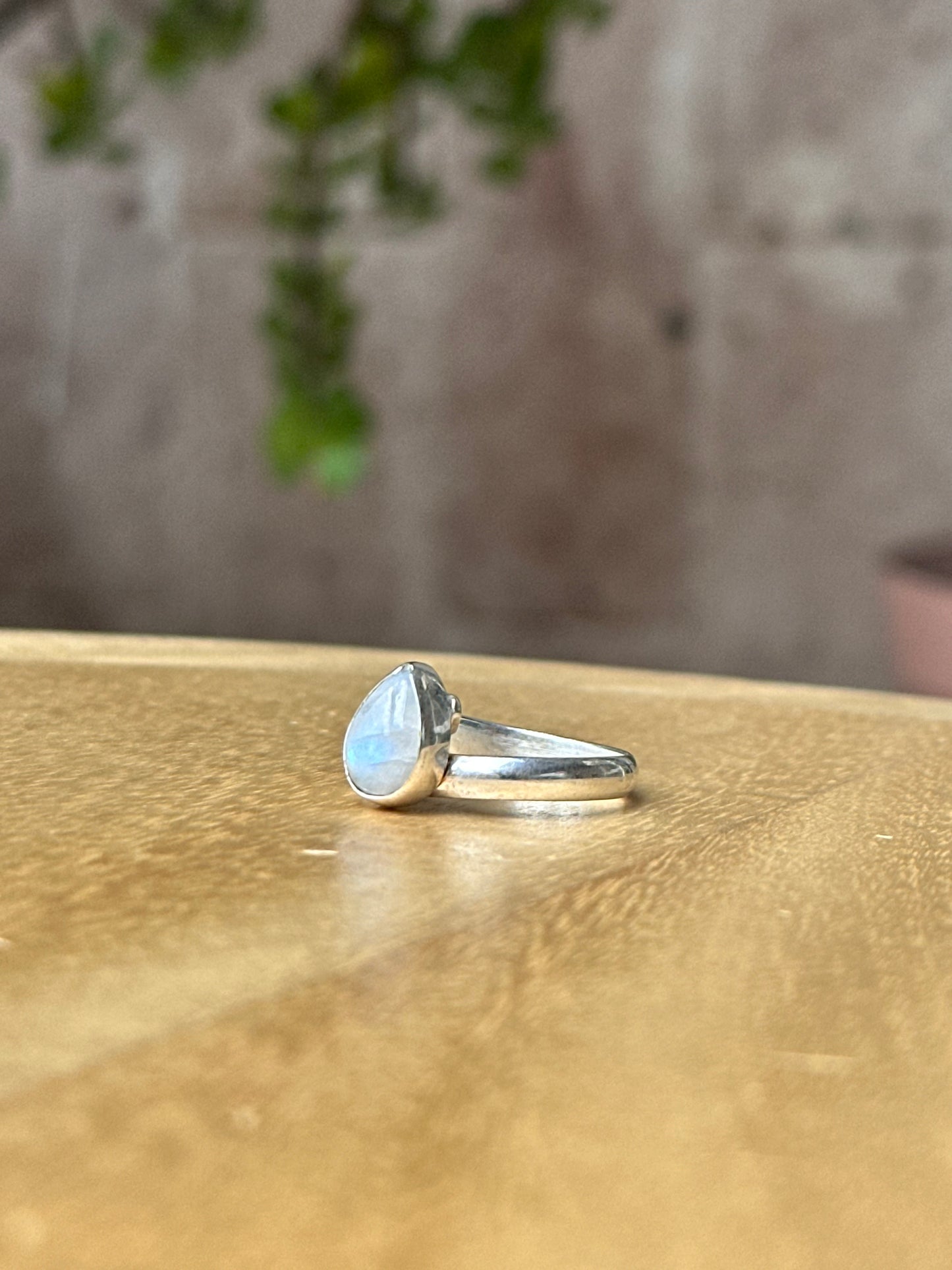Anillo ajustable de piedra luna gota mini