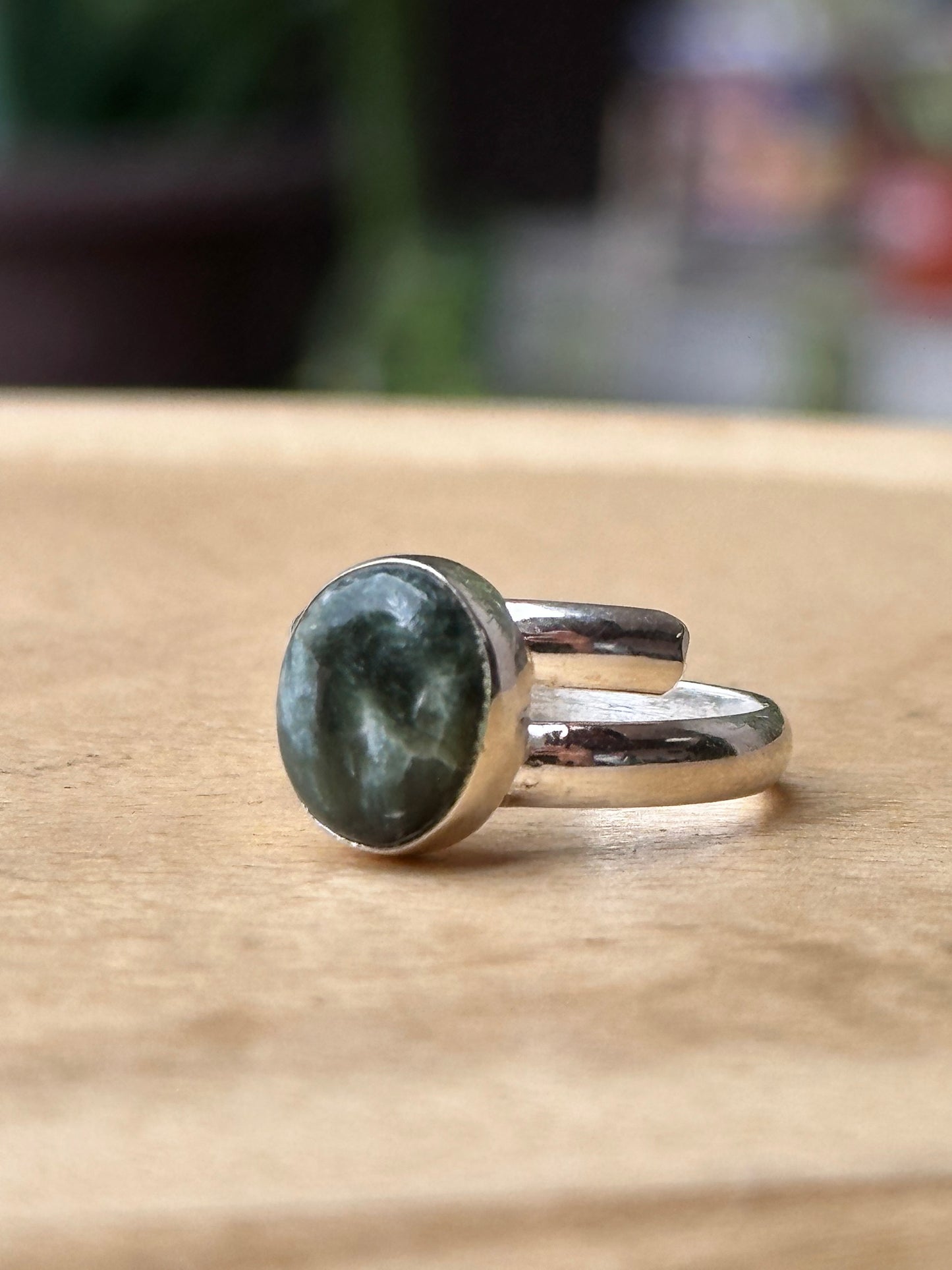 Anillo ajustable de Serafinita mini redondo