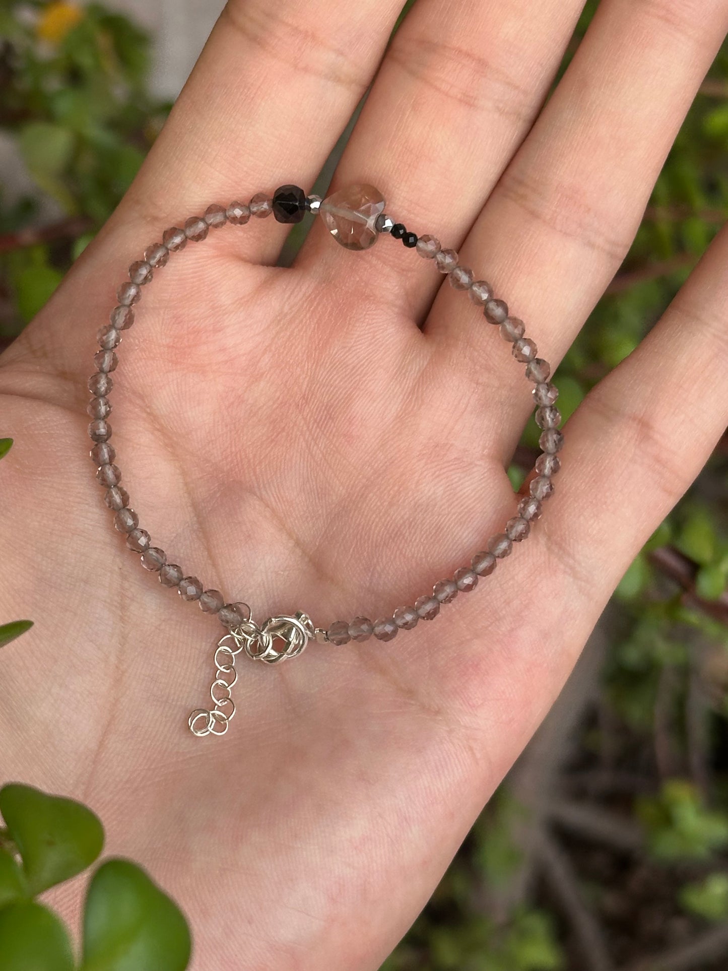 Pulsera de Cuarzo Ahumado, Turmalina y Hematita