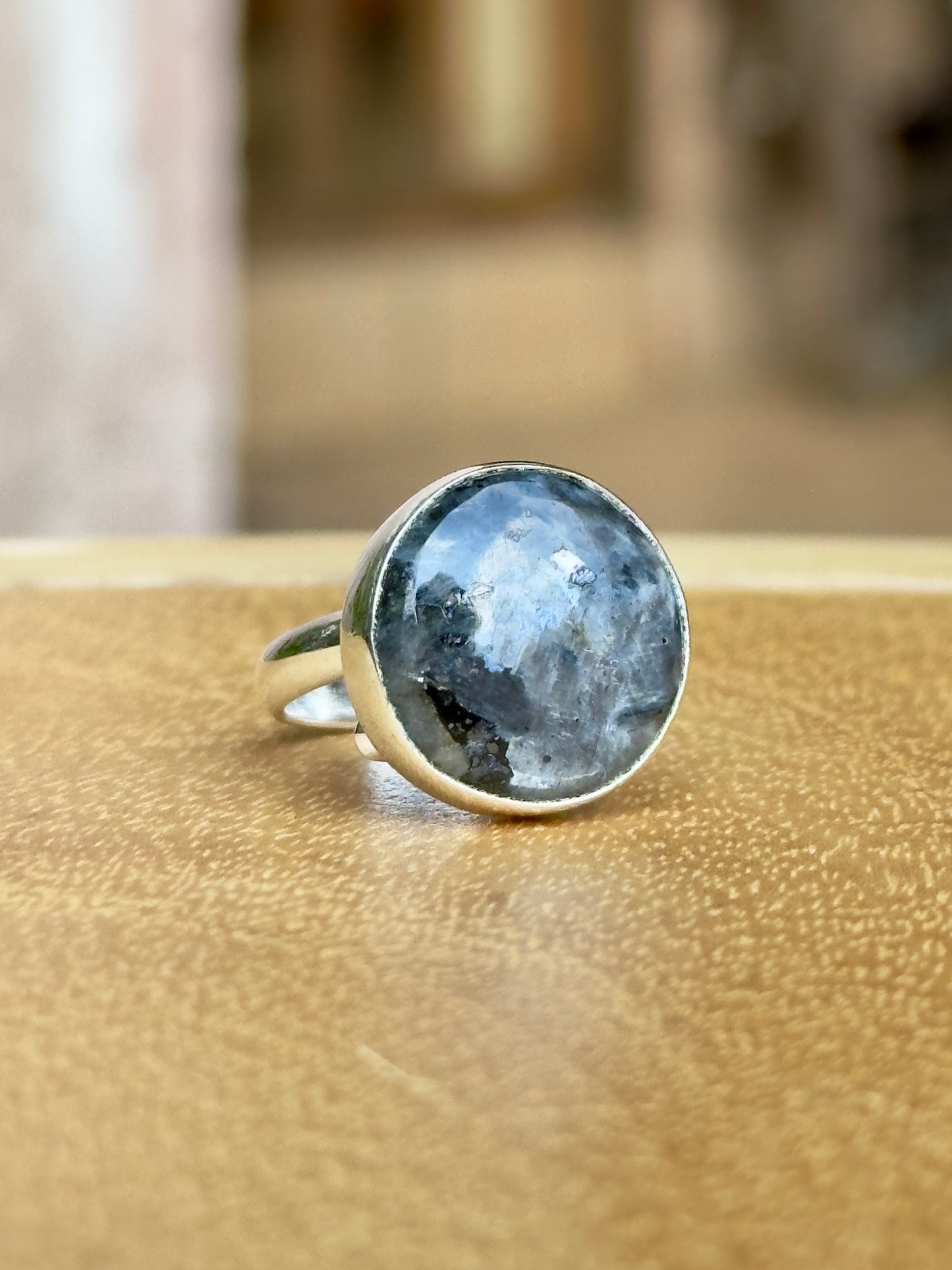 Anillo ajustable de Larvikita