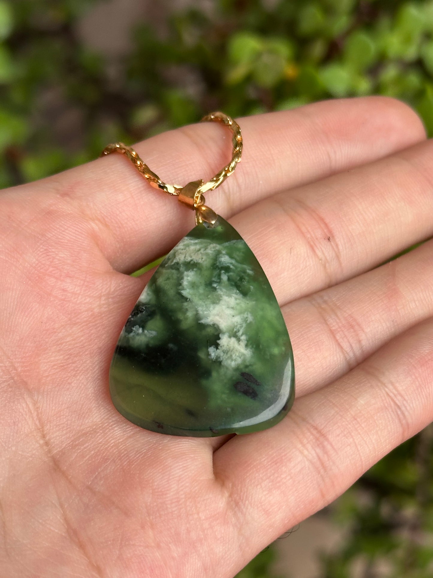 Dije de Jade Ruso en Forma de Gota