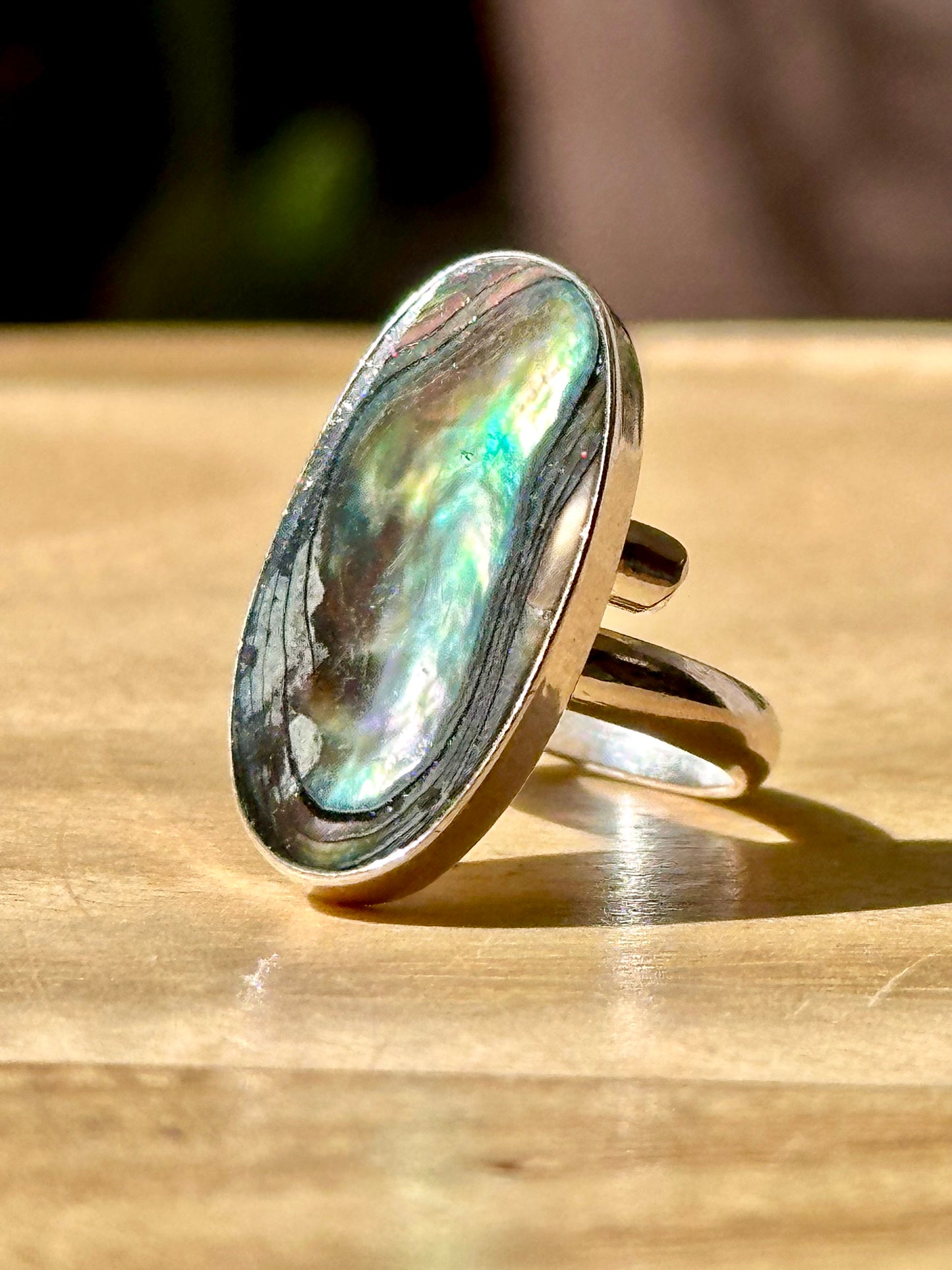 Anillo ajustable con concha de abulón