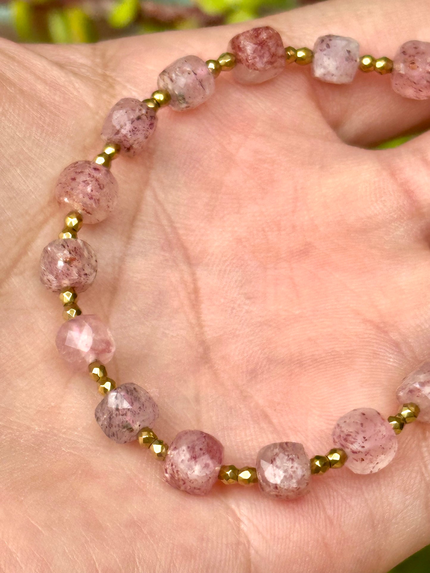 Pulsera ajustable de cuarzo fresa