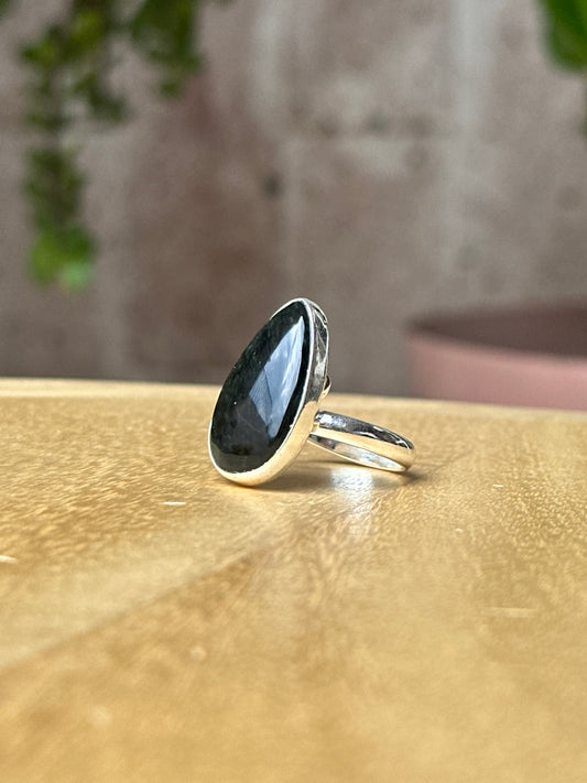 Anillo ajustable de Obsidiana mano huichol gota