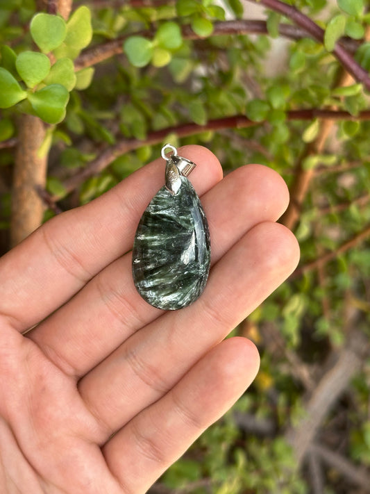 Dije de Serafinita Triangular