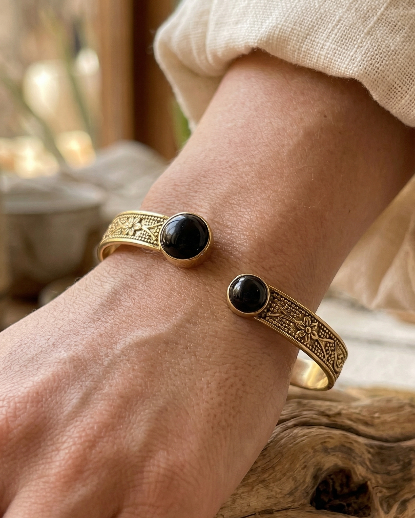 Brazalete de Latón con Obsidiana Negra | Protección y Transformación