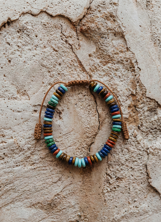 Pulsera ajustable de turquesa, ojo de tigre, lapislázuli, jaspe rojo y malaquita