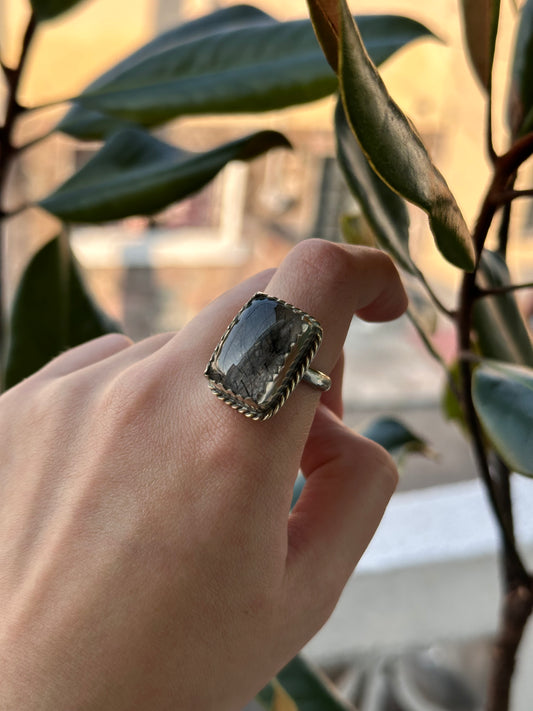 Anillo ajustable de Cuarzo Rutilado Cuadrado