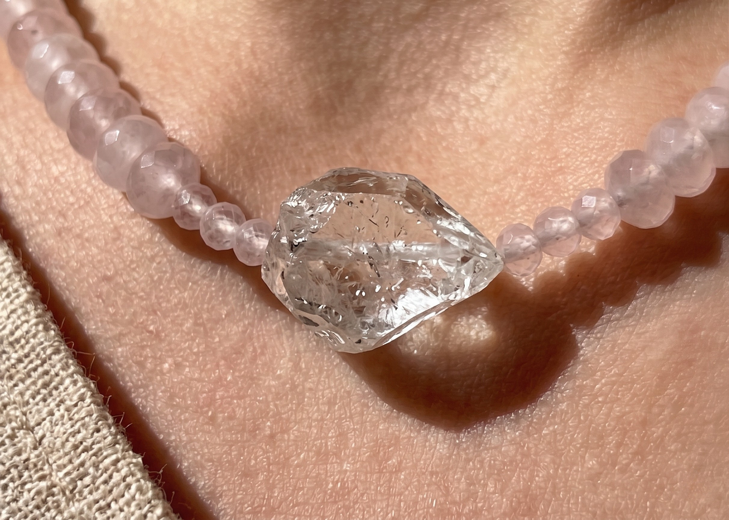 Choker de Cuarzo Rosa & Herkimer