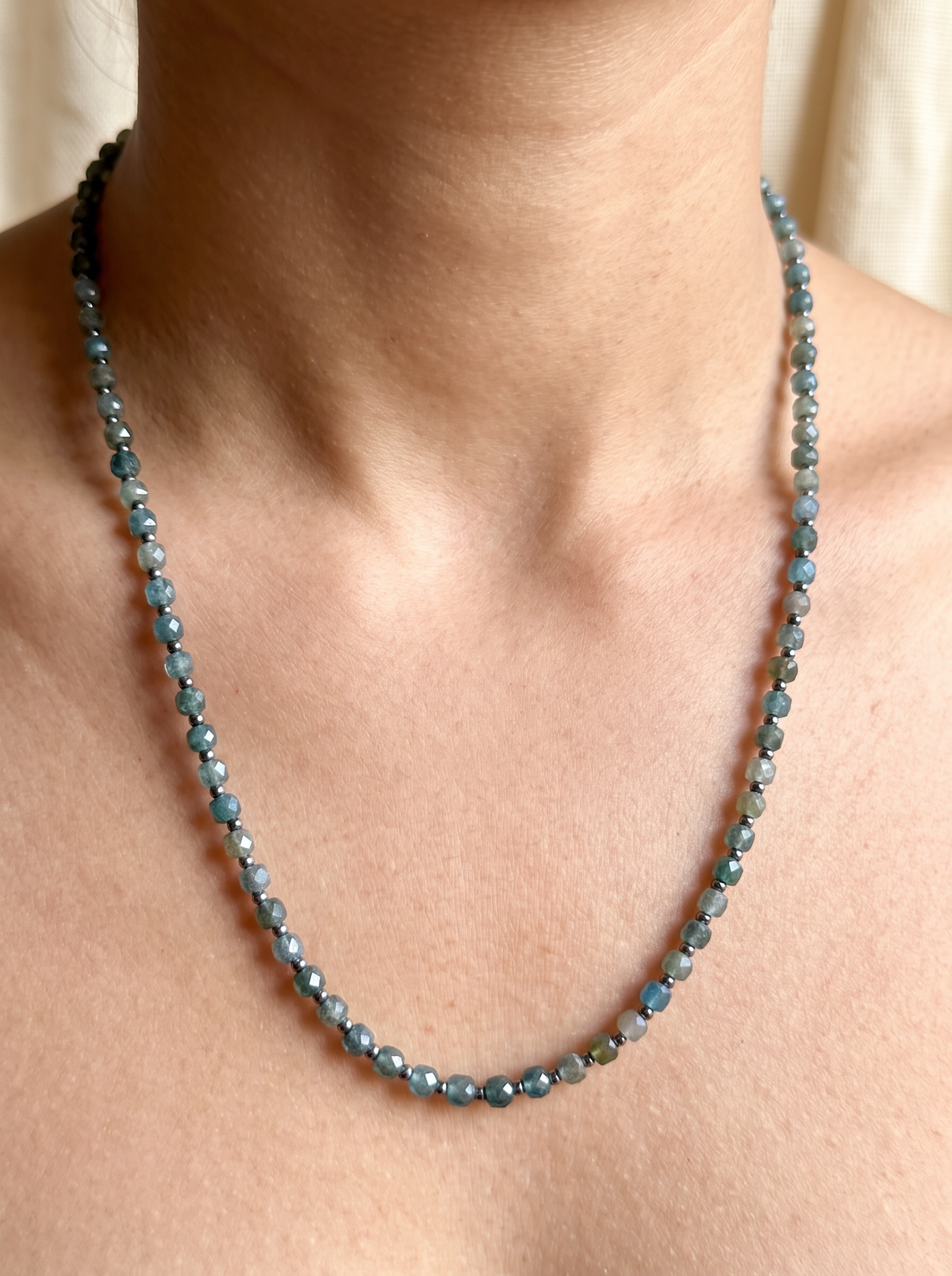 Collar · Apatito Azul Cubo & Hematita Plateada
