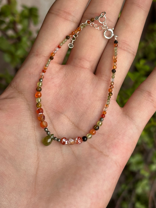Pulsera de Peridoto Gota, Ágata Cornalina, Hematita, Cornalina, Pirita y Ojo de Tigre