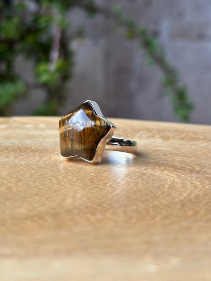 Anillo ajustable de Ojo de Tigre estrella