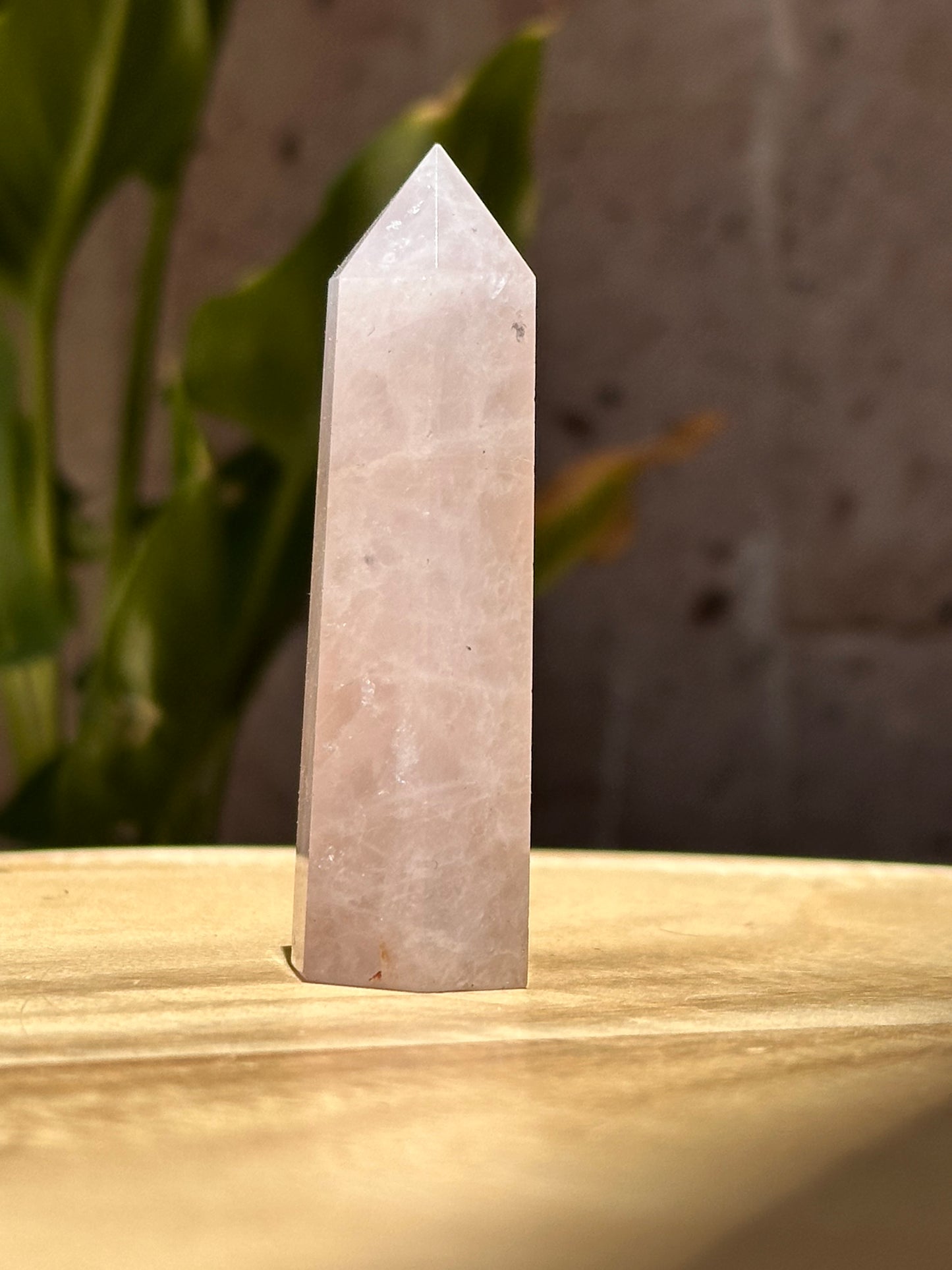 Obelisco de Cuarzo Rosa