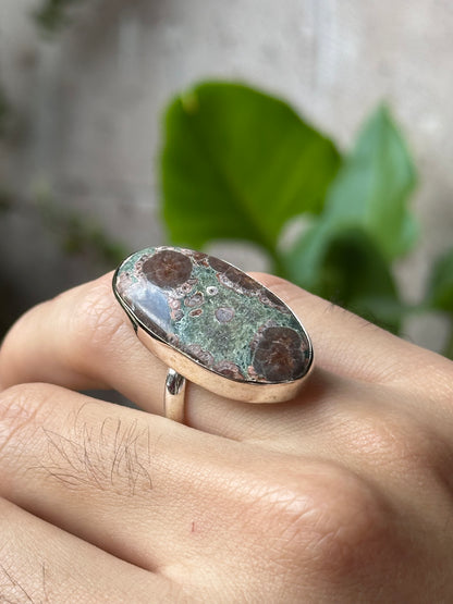 Anillo Ajustable de Jaspe Cocodrilo en Alpaca Platinada