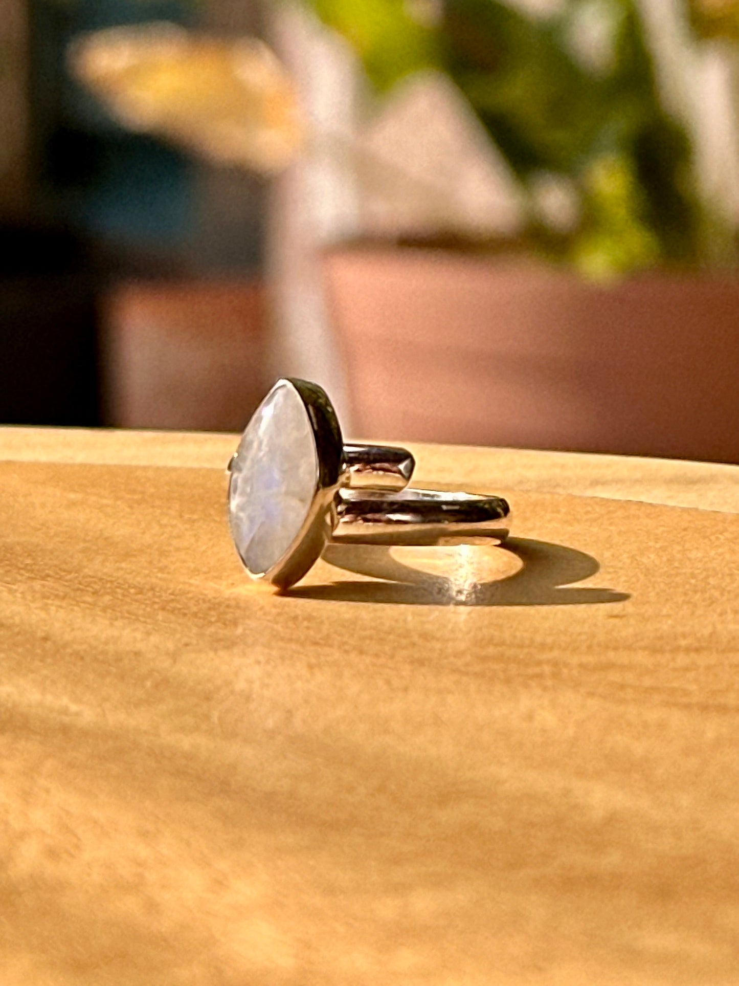 Anillo ajustable de piedra luna rombo