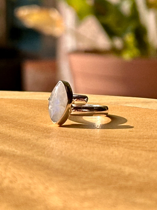 Anillo ajustable de piedra luna rombo