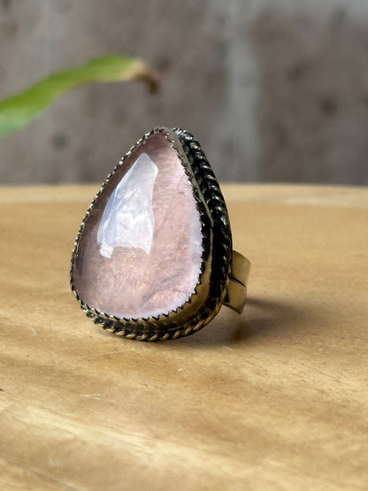 Anillo ajustable de Cuarzo rosa grande