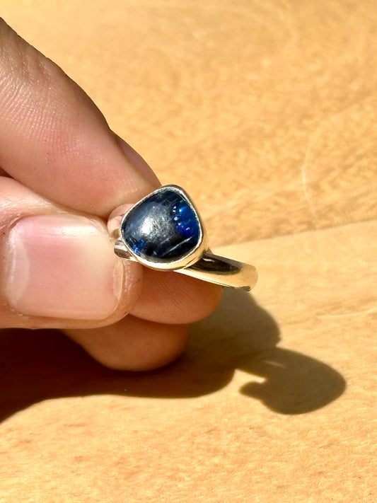 Anillo ajustable de Cianita Azul