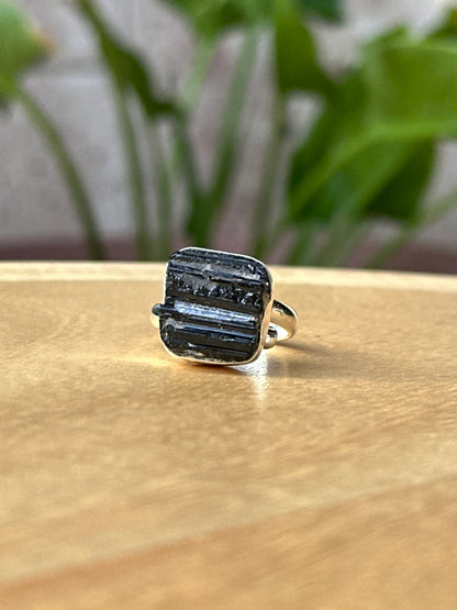 Anillo ajustable de Turmalina Negra
