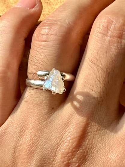 Anillo ajustable de piedra luna en bruto mini