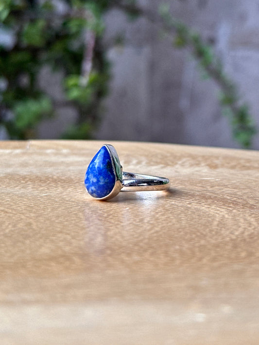 Anillo ajustable de Lapislázuli gota mini