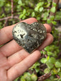 Pirita Tallada en Forma de Corazón