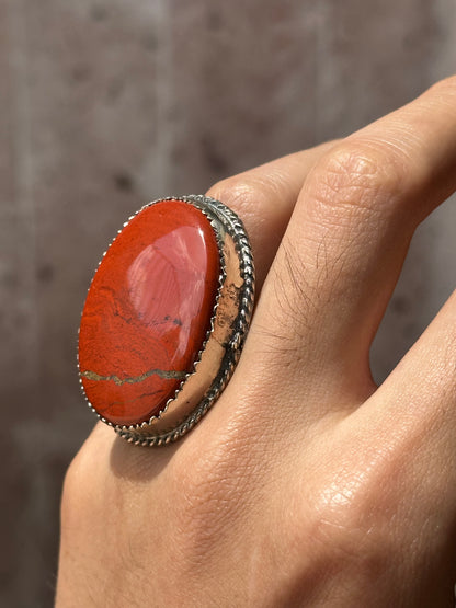 Anillo ajustable de jaspe rojo grande
