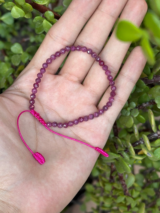 Pulsera Ajustable de Rubí 4mm