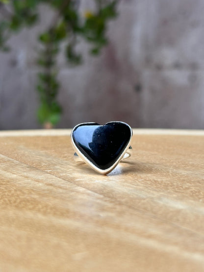 Anillo ajustable de corazón obsidiana arcoíris