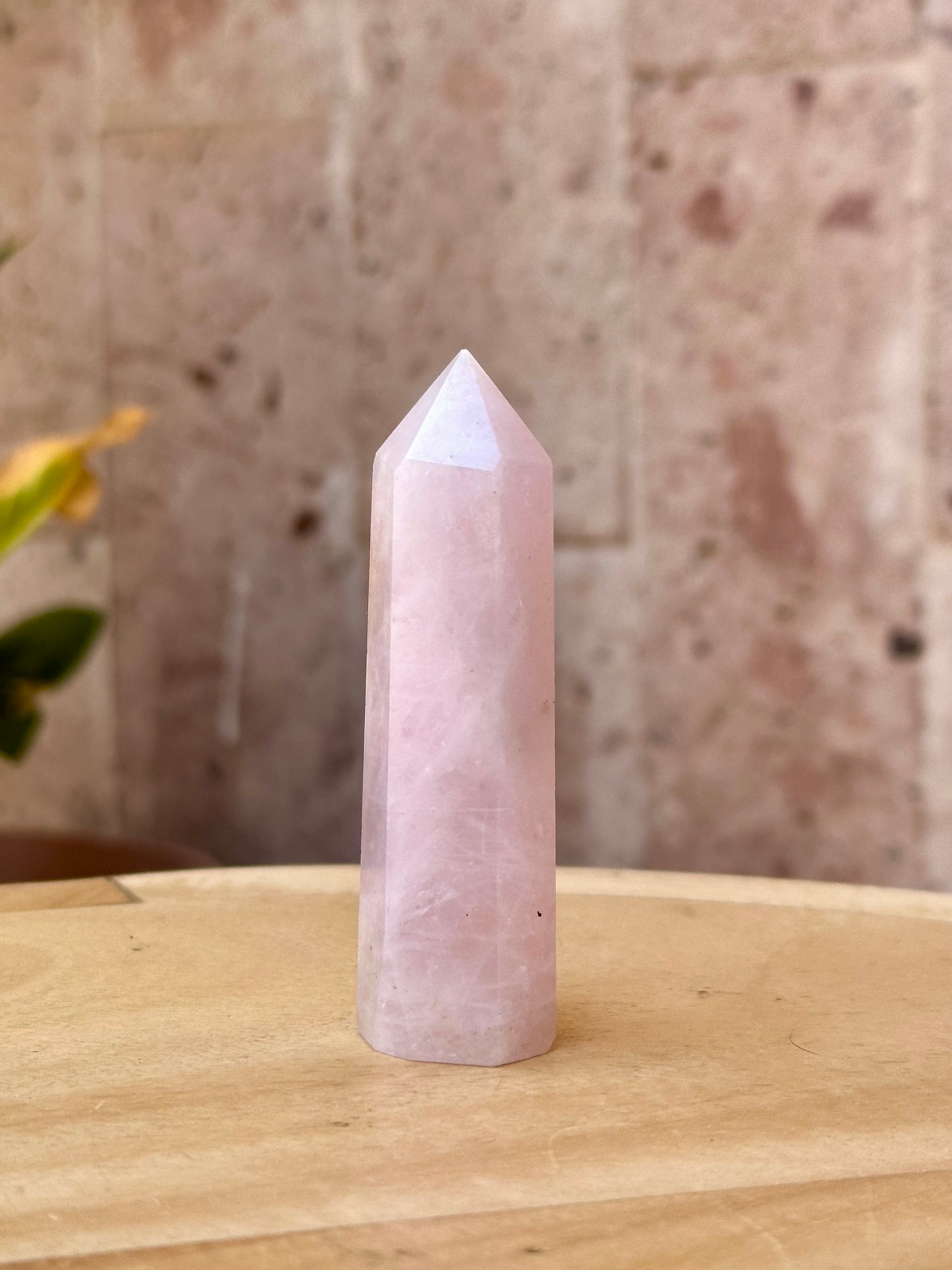 Obelisco de Cuarzo Rosa