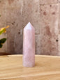 Obelisco de Cuarzo Rosa